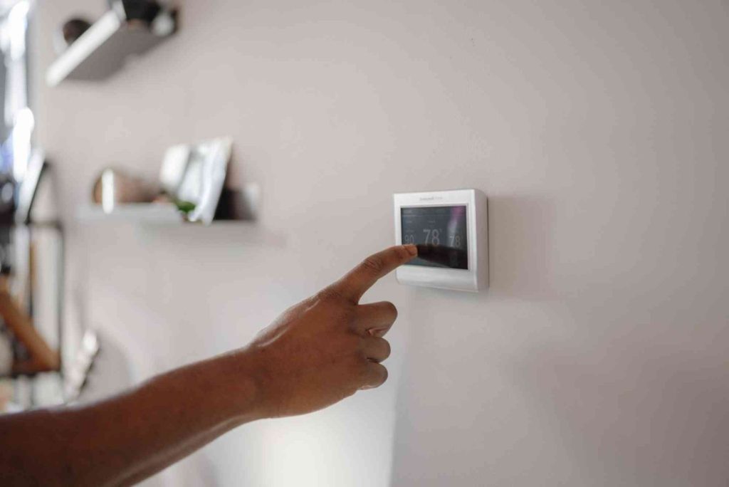 How to Check Your Electricity Usage and Save Money on Bills