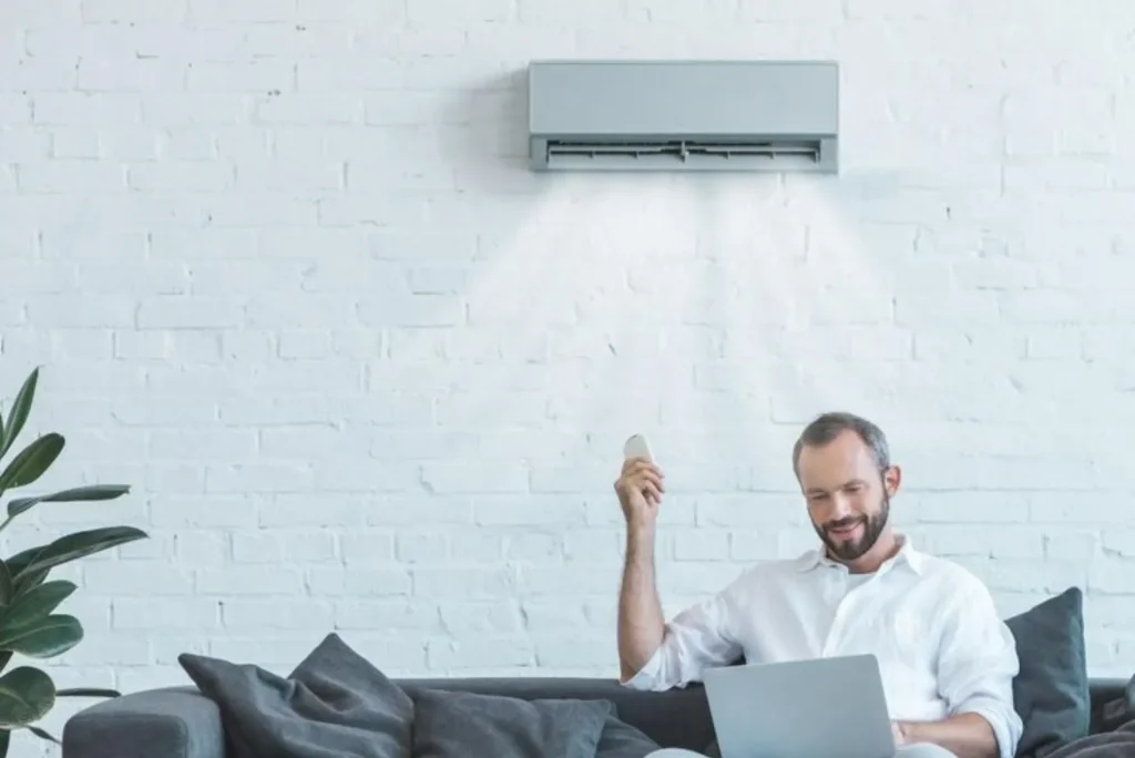 How Does AC Dehumidify Air